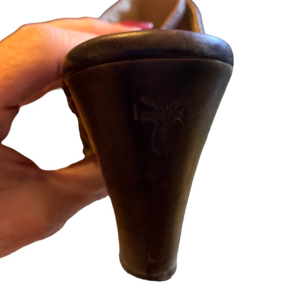 FRYE Since 1863 Women's ALL REAL LEATHER Dark Brown Aurora Button Clogs Worn 1X - Picture 4 of 9